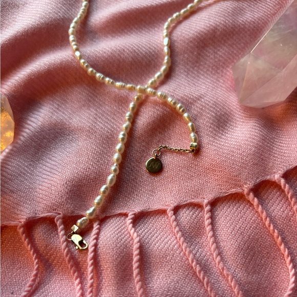 Jane Win Rice Pearl Necklace in 10k Gold - Picture 3 of 7